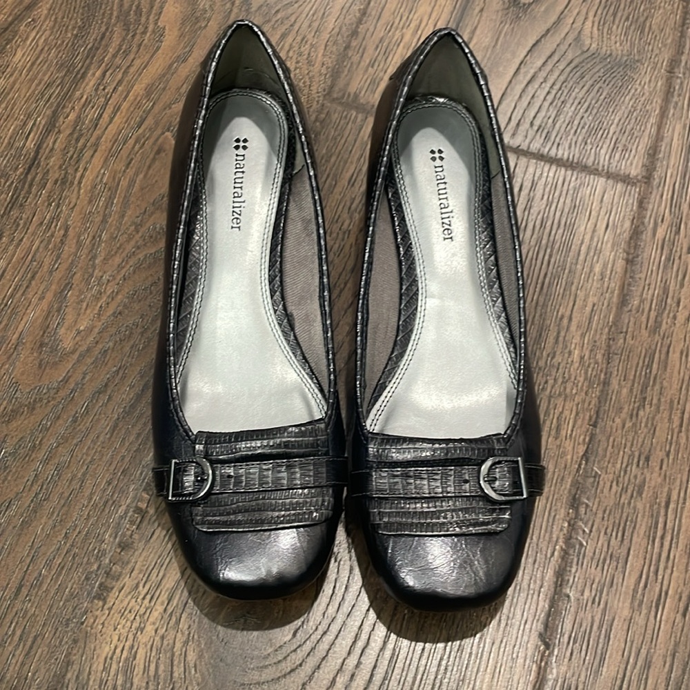 EUC Naturalizer slip-on shoe. 1.25” heel. Gunmetal color. Faux buckle.